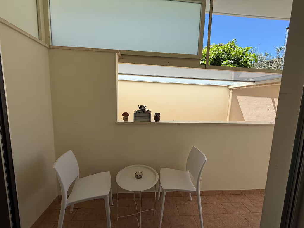 Del Console Apartment II