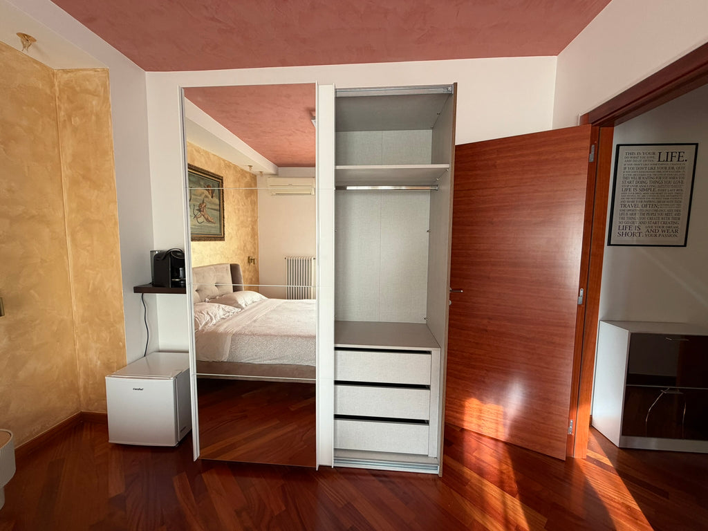 Del Console Garden Suite