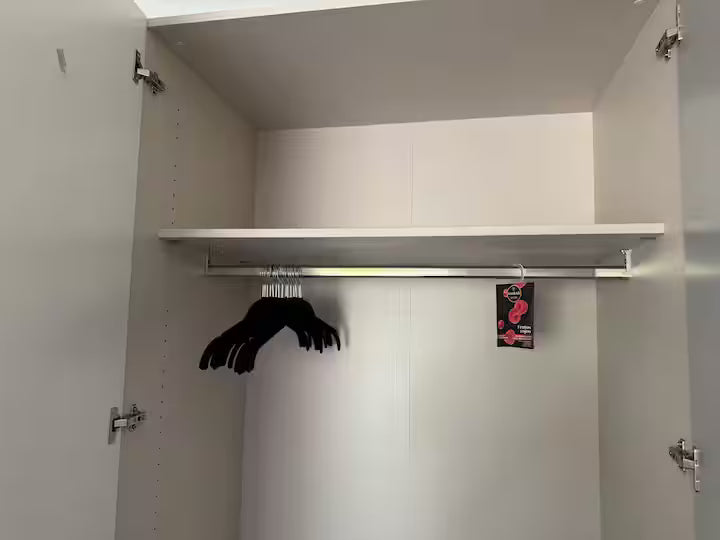 Del Console Apartment II